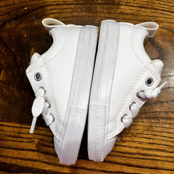 New! toddler Converse - Picture 4 of 6